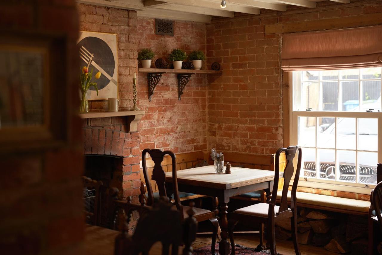 The Dog & Gun Inn Netheravon Exterior foto