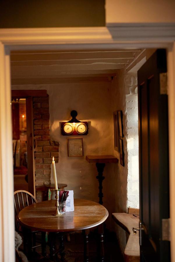 The Dog & Gun Inn Netheravon Exterior foto