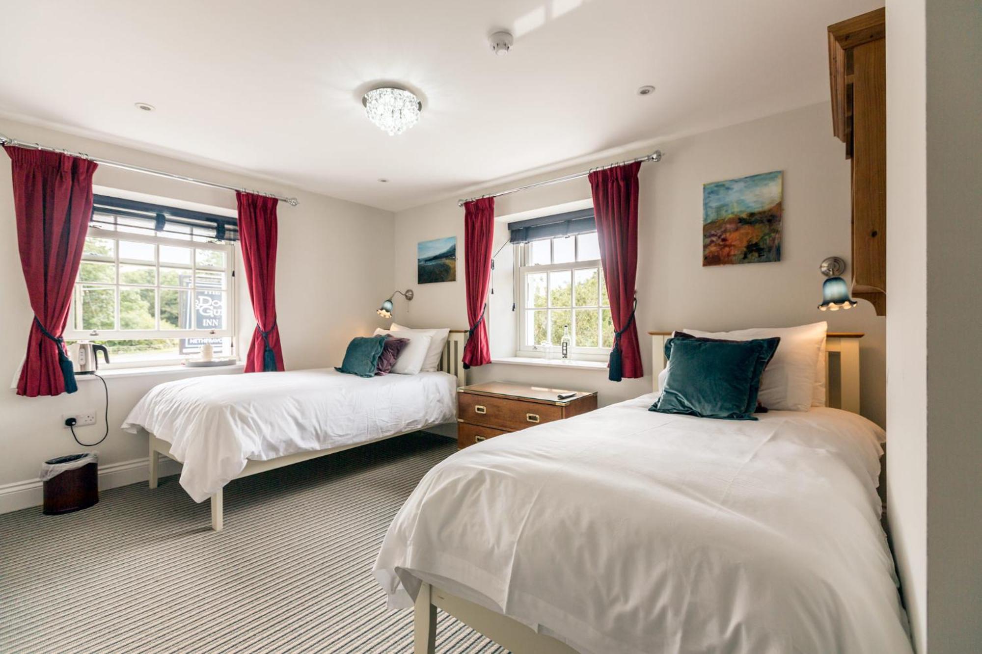 The Dog & Gun Inn Netheravon Zimmer foto